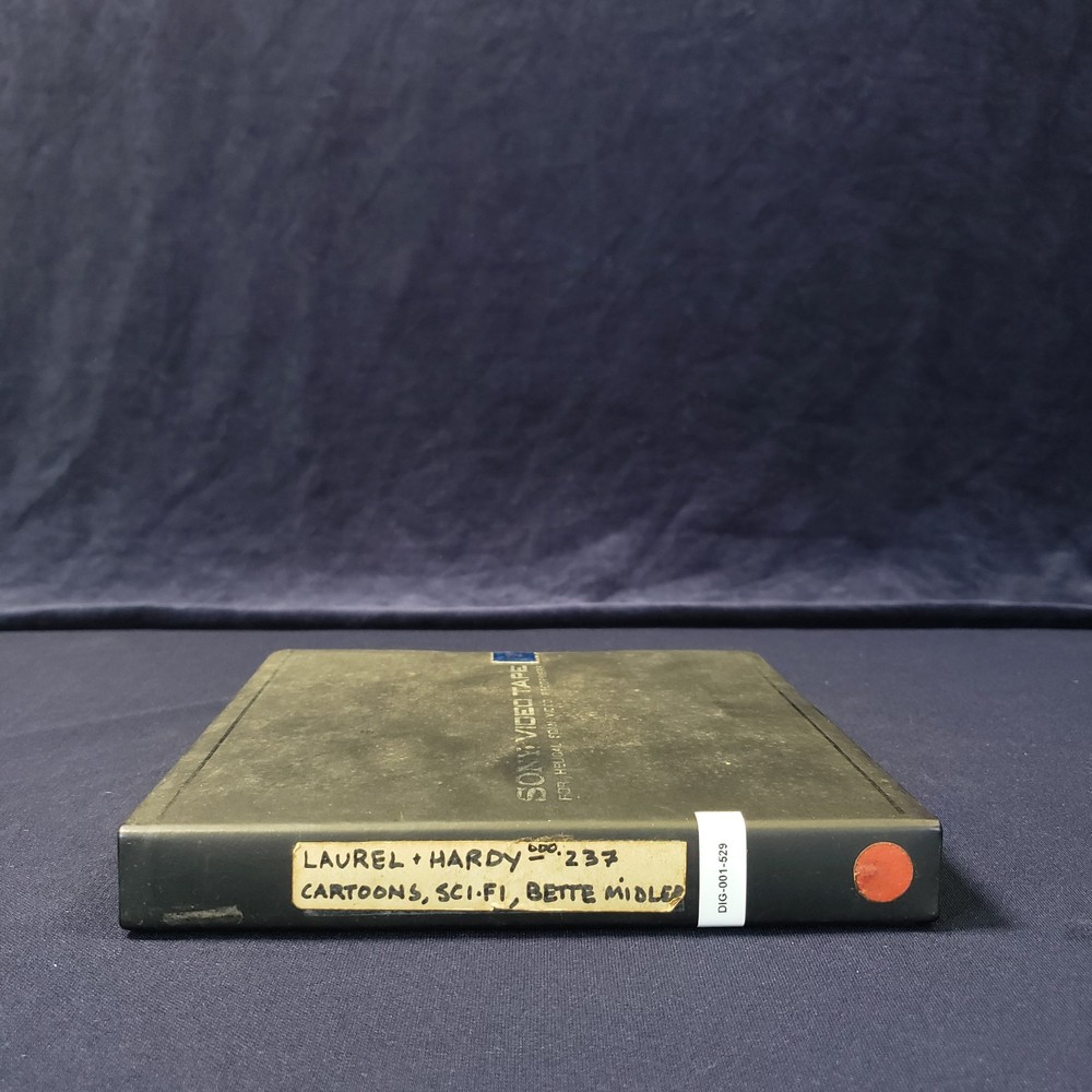 Laurel + Hardy 000.237
Cartoons, Sci-Fi, Bette Midler