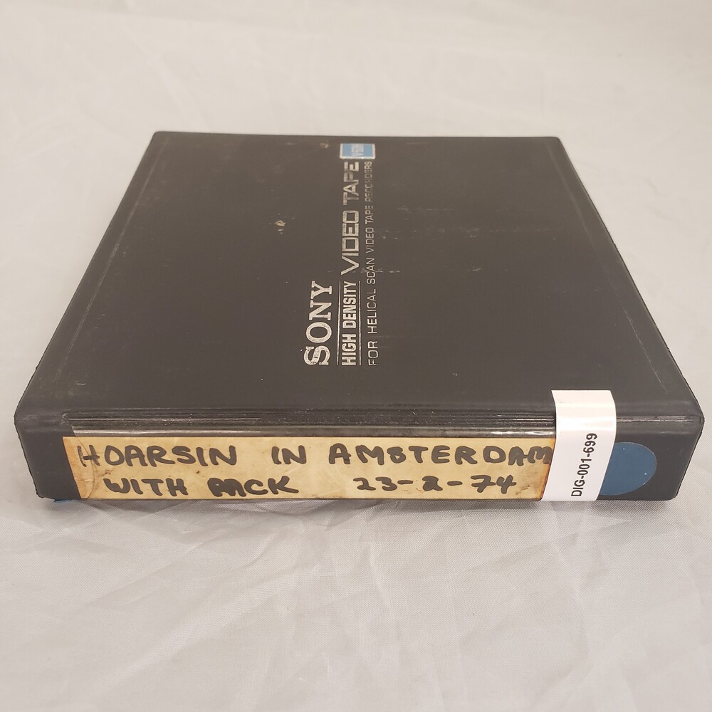 Hoarsin In Amsterdam With Pack 23-2-74