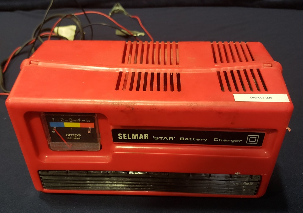 Selmar 'Star' Battery Charger 